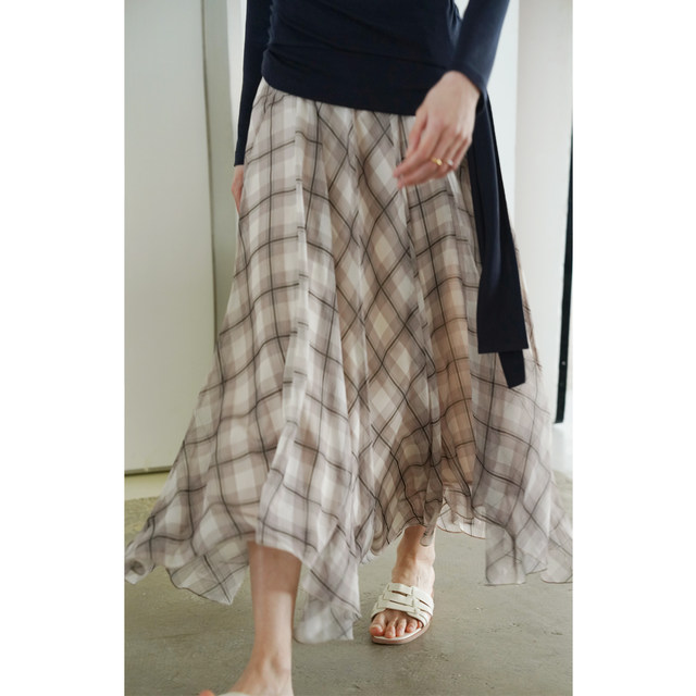 Gentle and light draped slim plaid skirt for women's summer thin casual and versatile asymmetrical large skirt long skirt
