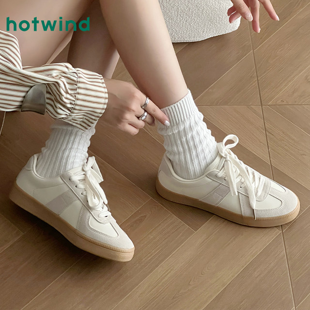 Hot air flat moral training shoes for women 2025 winter new popular sports and leisure shoes, lightweight and versatile women's shoes