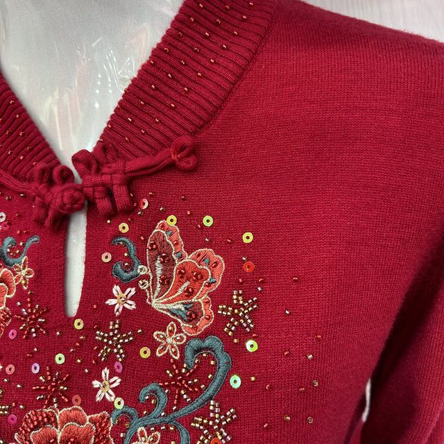 Red cheongsam collar embroidered knitted bottoming shirt mother's wear long-sleeved winter sweater middle-aged and elderly style thickened top