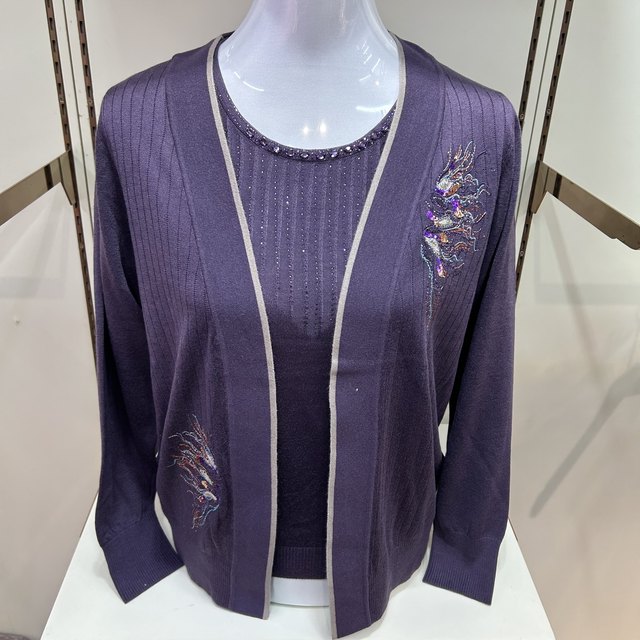 Noble knitted sweater two-piece set mother's suit embroidered shirt suit middle-aged and elderly women's loose large-size jacket thin
