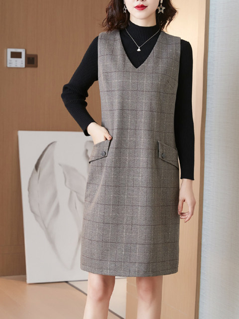 Autumn and winter sleeveless women's woolen vest skirt age-reducing strap dress temperament versatile base V-neck suit vest skirt