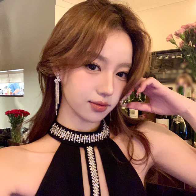 Dinner Celebrity Gold Sparkling Diamond Wave Tassel Long Earrings Thousand Gold High-end Dress Accessories