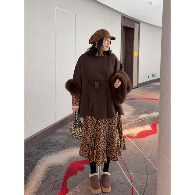 Sweet little woman's lace patchwork loose waist-covering belly-covering floral dress