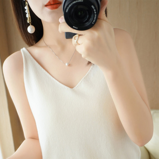 2025 new wool camisole women's autumn inner suit white knitted sexy v-neck short bottoming shirt