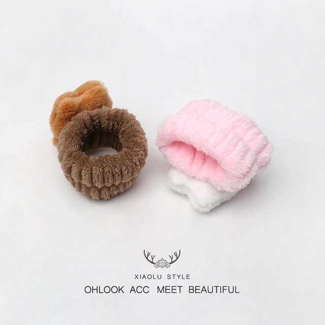 
Cartoon super cute puppy series wristbands waterproof water-absorbent sweat-absorbent original design wrist anti-moisture face wash wristband