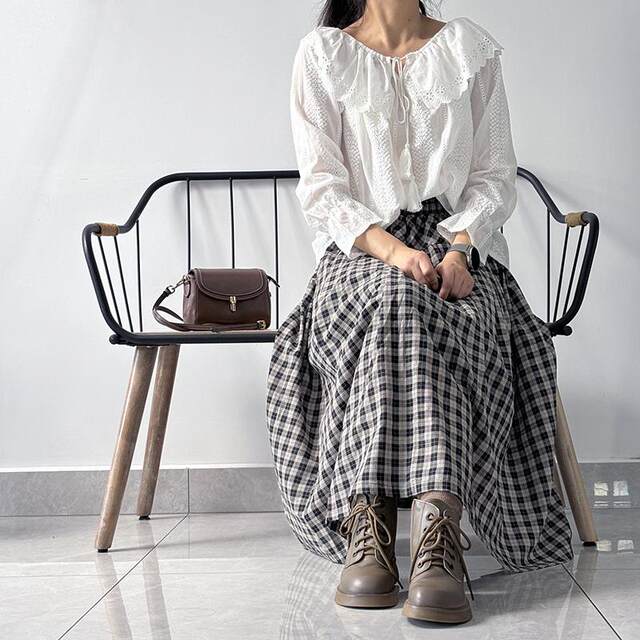 Sweet and age-reducing Japanese retro loose cotton literary plaid skirt A-line mid-length large hem skirt