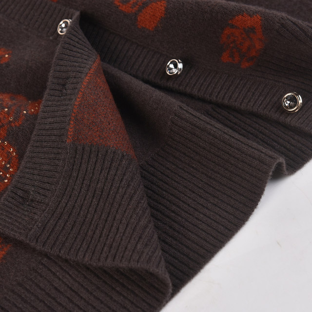 2025 autumn and winter new 100 pure woolen sweaters for middle-aged and elderly mothers cardigans large size loose knitted sweaters sweater jackets