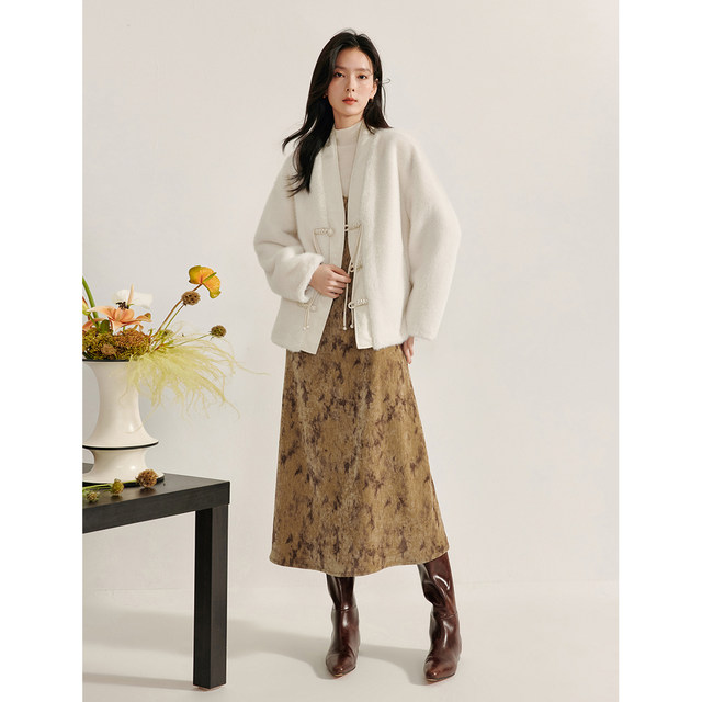 Inman Velvet Dye V-neck Sling 2024 Winter Women's New Style Back Cross-lace A-line Dress