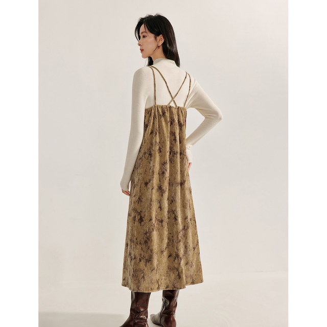 Inman Velvet Dye V-neck Sling 2024 Winter Women's New Style Back Cross-lace A-line Dress