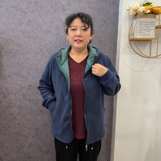 
Contrast color hooded double-sided oreo velvet cardigan jacket for women 2025 large size loose large size middle-aged and elderly mother's wear sweatshirt