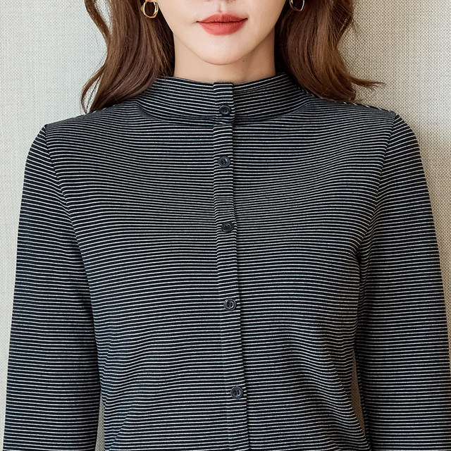 Half turtleneck striped long-sleeved T-shirt for women with buttons, large size, stylish and age-reducing mother-in-law autumn clothes, middle-aged and elderly mother's bottoming shirt