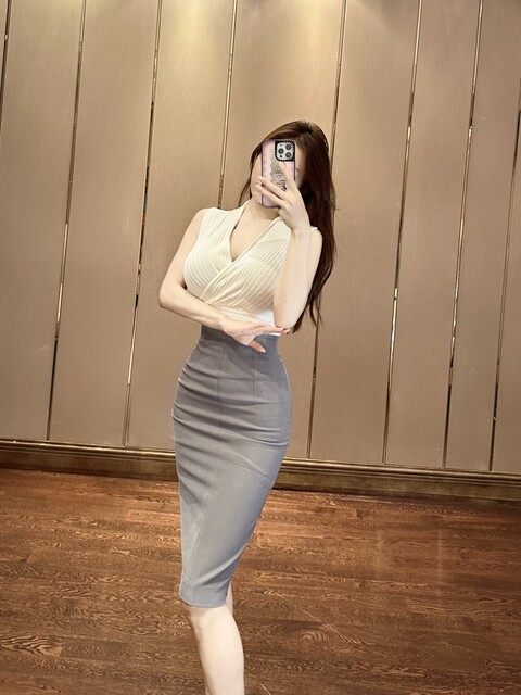 Sirui Korean temperament beauty cross vest temperament slim sexy V-neck versatile knitted sleeveless top T-shirt