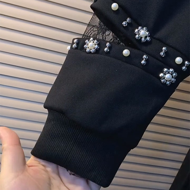 Fat Sister 2025 Early Autumn New Plus Size Women's Fashionable Hollow Beaded Sleeve Design Sweatshirt Skirt Covering Flesh and Looking Slim