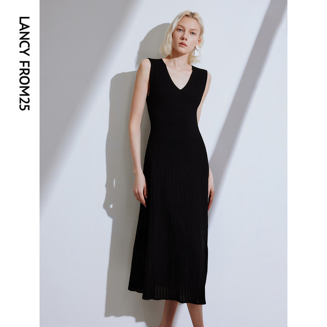 Langzi French sleeveless design sensor knitted long skirt 2024 new women's temperament high -level sense dress
