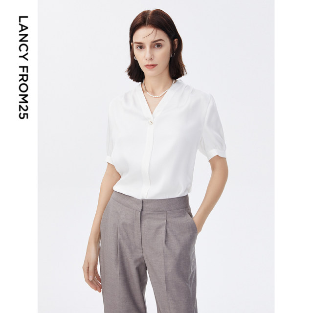 French short -sleeved white shirt shirt summer new inner V -neck top small shirt girl
