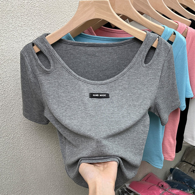 300Jin [Jin is equal to 0.5kg] Plus size women's clothing for fat mm, chic and sweet girl wear 220 hollow short-sleeved T-shirt design niche tops