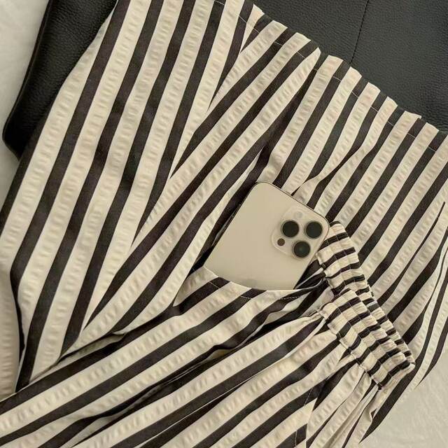 Japanese retro striped textured skirt for women 2025 spring and autumn design high waist slim drooping a-line umbrella skirt
