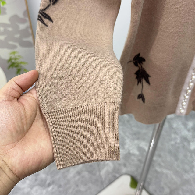 Plush velvet mom winter clothing fashionable fake two-piece bottoming shirt 2025 new middle-aged and elderly sweater women's thickened middle-aged top