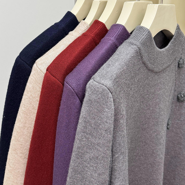 Plush mom winter clothing, fashionable thickened bottoming shirt, women's half turtleneck top, fashionable middle-aged and elderly women's warm sweater