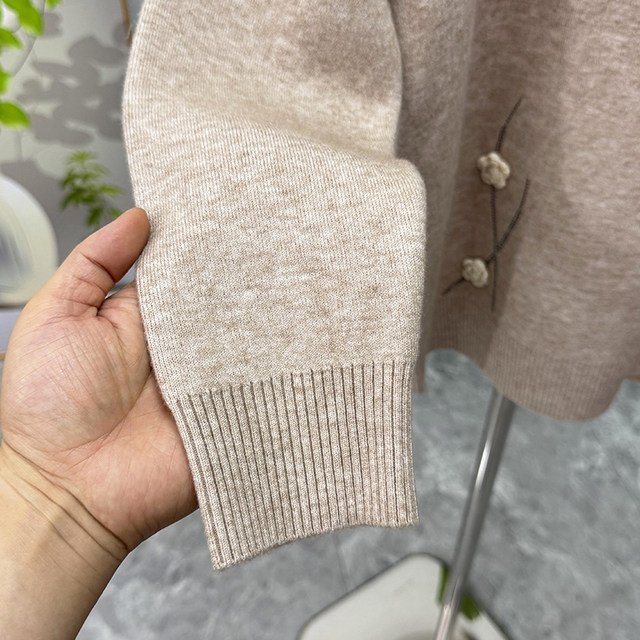 Plush mom winter clothing, fashionable thickened bottoming shirt, women's half turtleneck top, fashionable middle-aged and elderly women's warm sweater