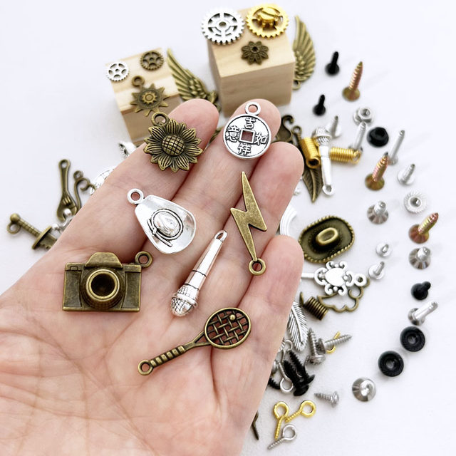 
Steampunk wooden block robot accessories screw diy creative hand work necklace pendant parent-child jewelry material