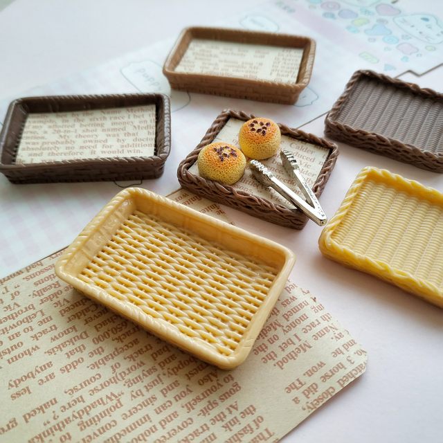 
Miniature simulation bread woven basket food play plate doll house pinch decorative plate ornaments handmade diy resin accessories