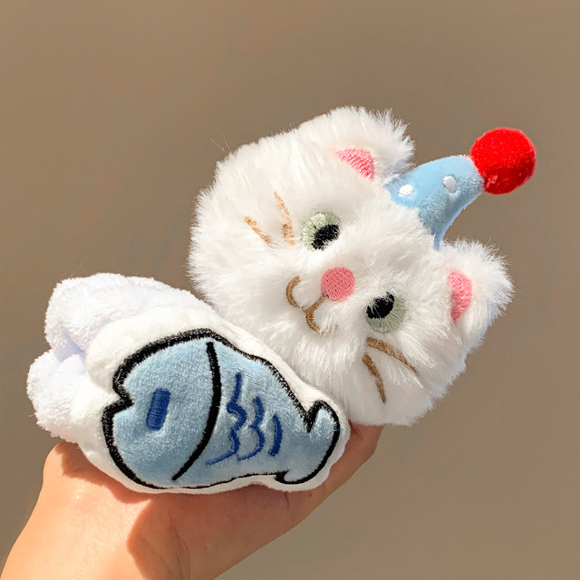 Cute cat fish plush face wash wristband for women's wash and anti-drip special autumn and winter sports anti-moisture wristband