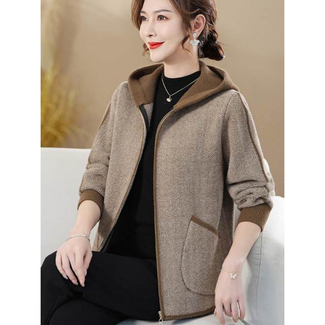 Mother's clothing autumn new top hooded knitted cardigan middle-aged and elderly women's sweater coat casual jacket suit