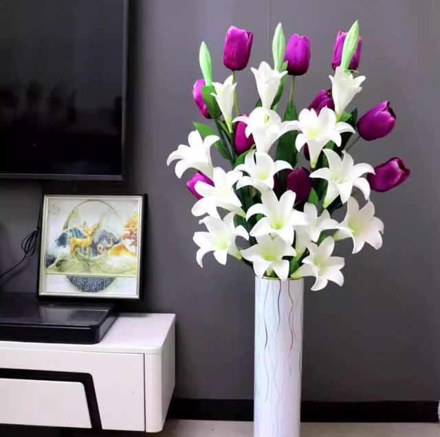 Simulated lilies, roses, dried flowers, fake flowers, simulated flowers, home living room, floor-standing silk flower set, vase set