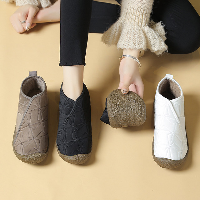 2024 Winter new snow boots old Beijing cotton shoes female plus velvet thickened non -slip and kicking casual warm cotton boots
