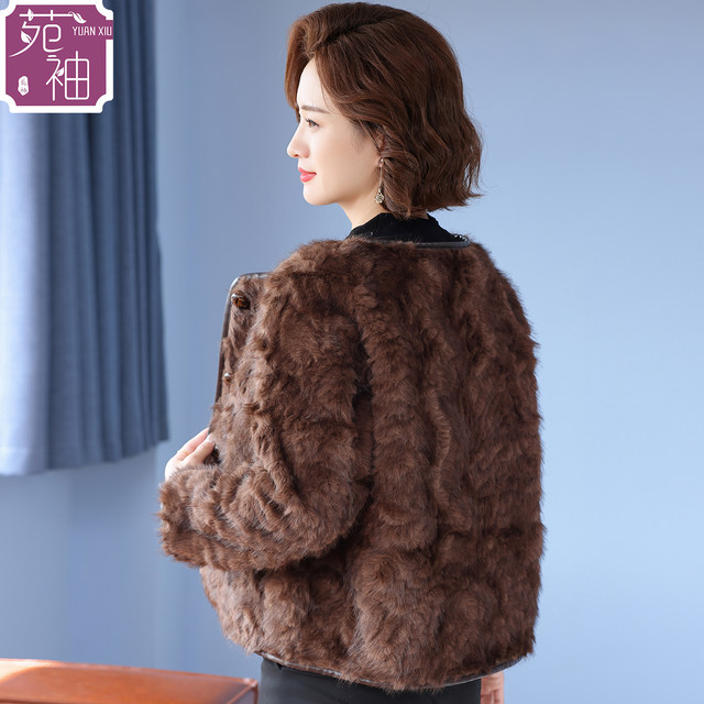 
High-end mother's clothing autumn and winter coat thickened 2025 new style 50-year-old middle-aged lady foreign temperament noble fur coat
