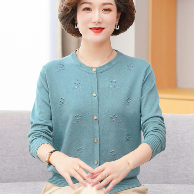 2025 early autumn mother knitted sweater jacket women's short fashionable top middle-aged and elderly thin age-reducing cardigan