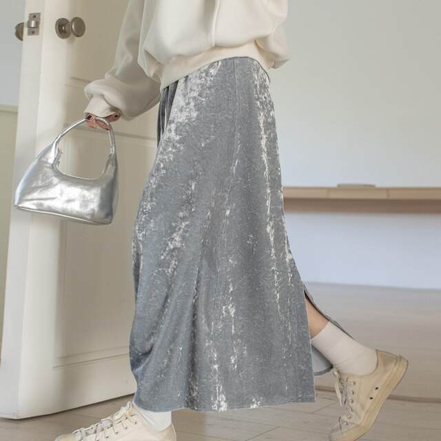 VNOOK velvet slit skirt for women in autumn and winter 2024 new draped retro elastic mid-length A-line long skirt