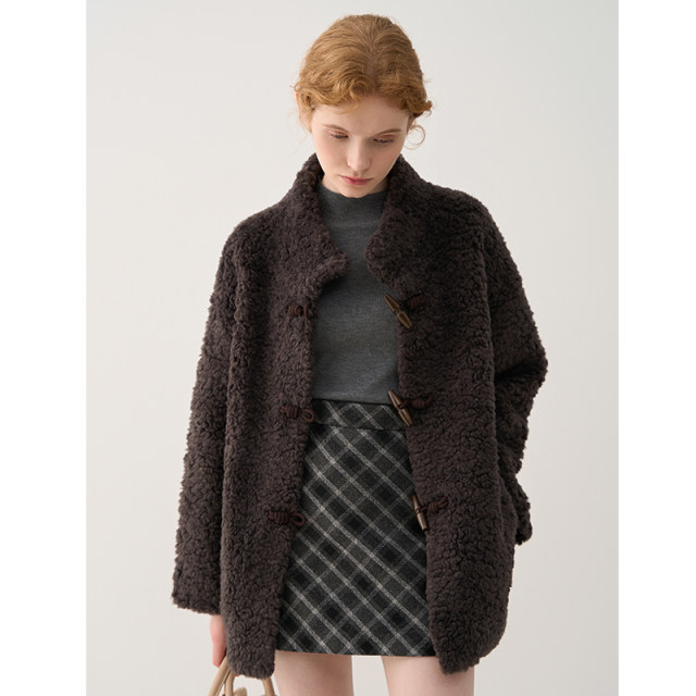 JIUJIU retro horn buckle stand collar fur coat for women in winter 2025 new warm fur top
