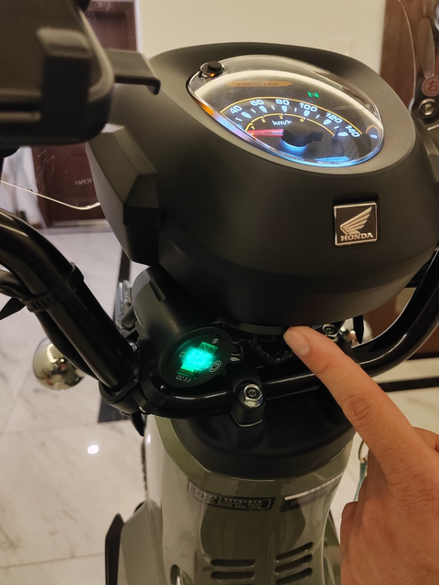 Applicable to Honda Young Mister CC110 mobile phone USB charger car modification fast charge fast charging ACC port without hurting the battery
