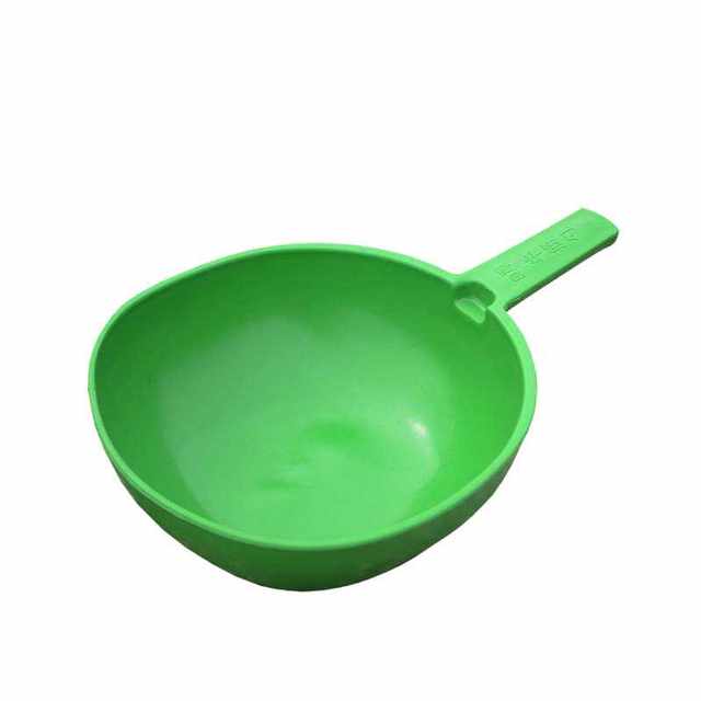 
Thickened beef tendon plastic long-handled water ladle, rural agricultural watering, vegetable sprinkling, dung ladle, toilet ladle