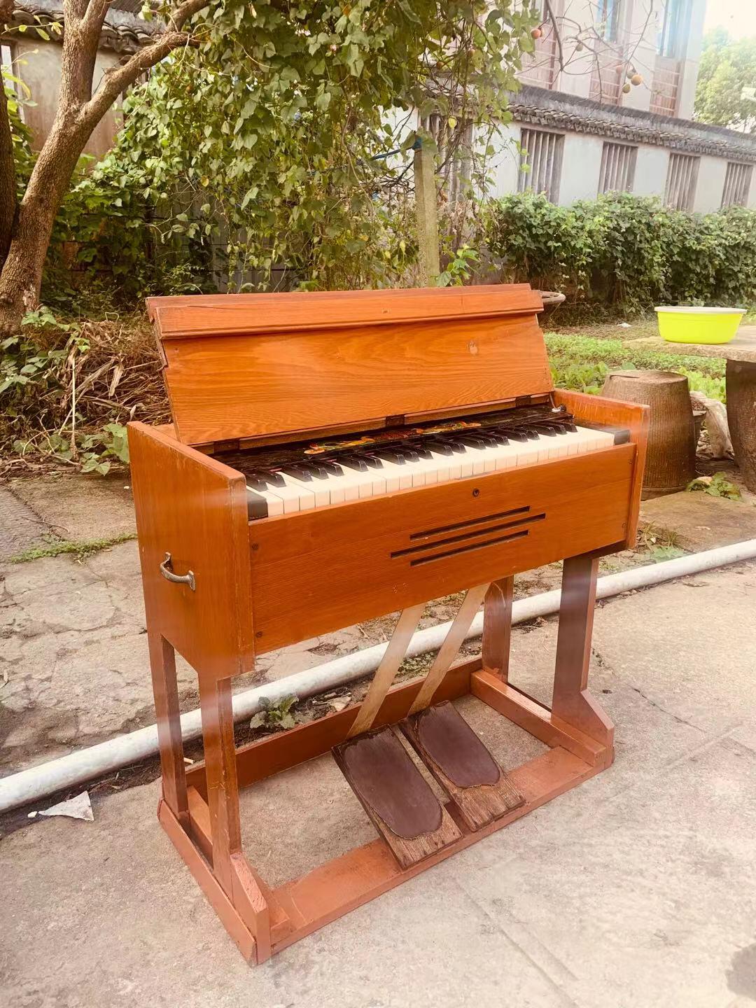 60年代上海乐器厂生产的丹凤牌脚踏风琴,摄影装饰酒吧道具老上海