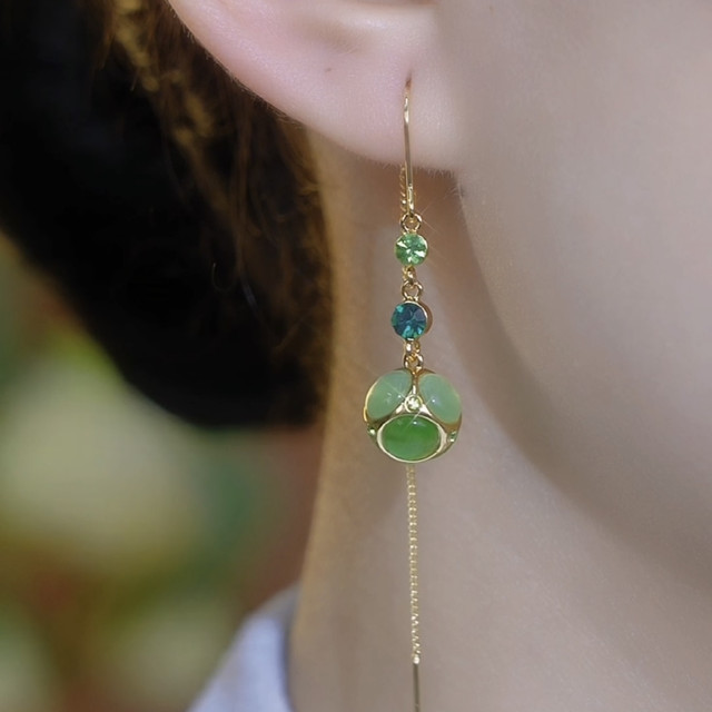 Green diamond-inlaid cat's eye stone hydrangea ear line light luxury temperament high-end earrings versatile long design anti-loss earrings