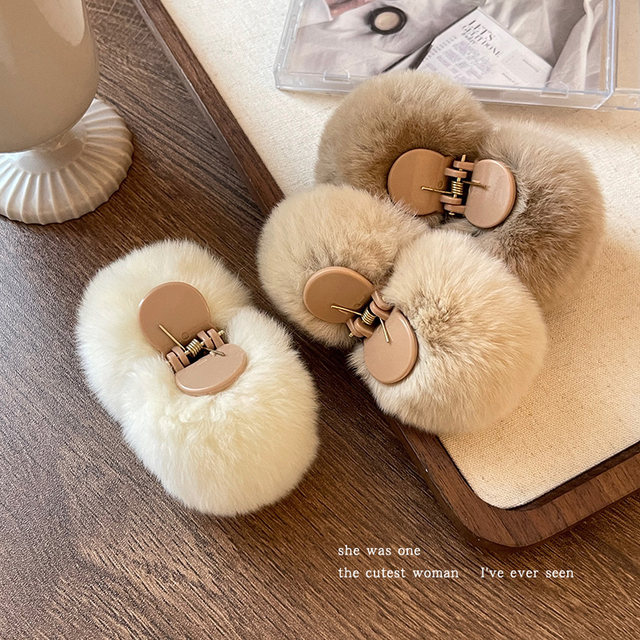 Maillard cute fur ball hairpin for women autumn and winter plush hairpin hair catcher high-end hairpin hairpin