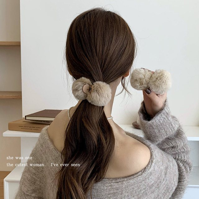 Maillard cute fur ball hairpin for women autumn and winter plush hairpin hair catcher high-end hairpin hairpin