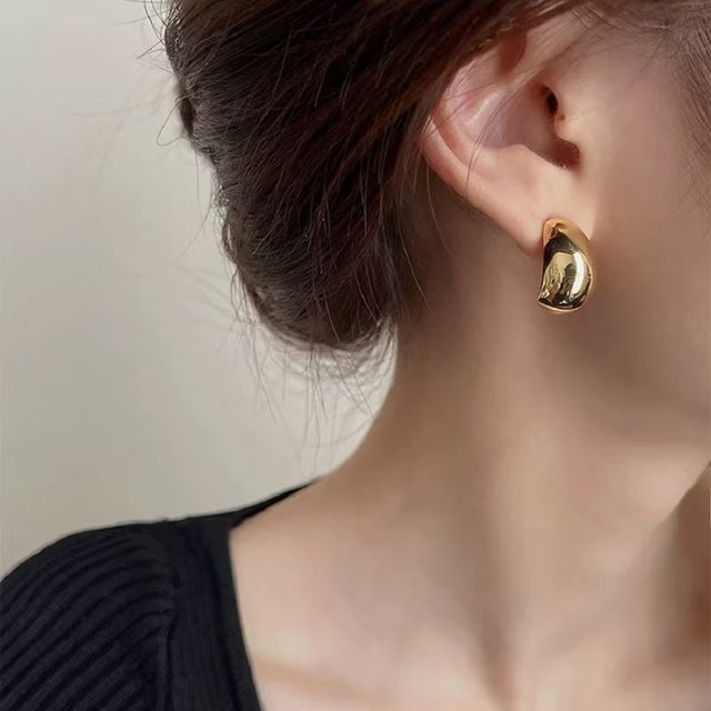 Irregular high-end sense simple water drop ear clips ins sense European and American style cool atmosphere simple temperament geometric earrings