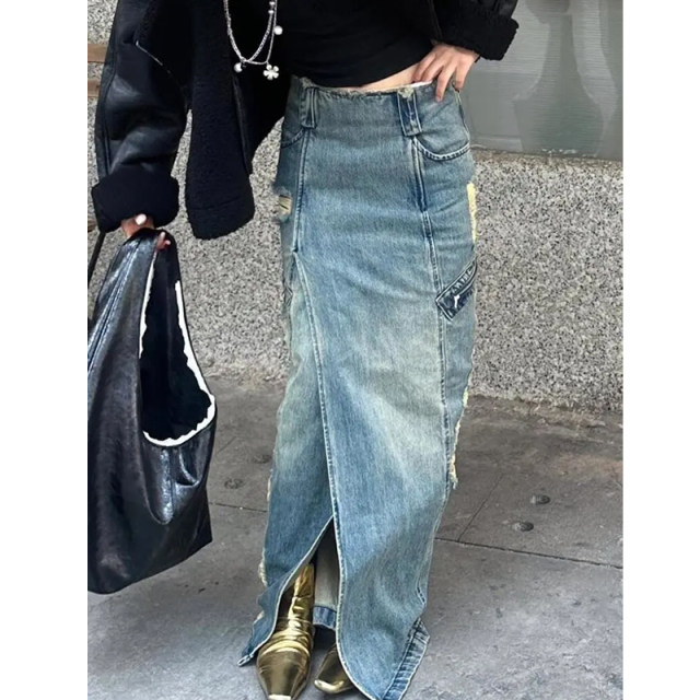 Large size American retro ripped slit denim skirt for women 2025 new slim hip fur edge mid-length skirt