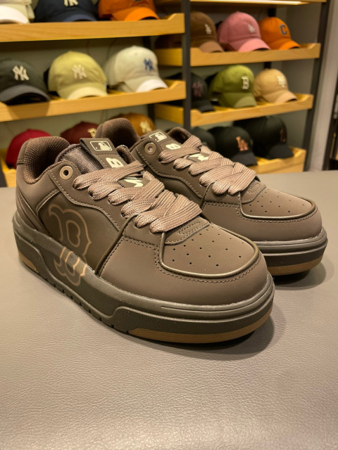 Korean direct mail MLB autumn and winter senior shoes sneakers retro warm Maillard wheat color heightening sports casual shoes