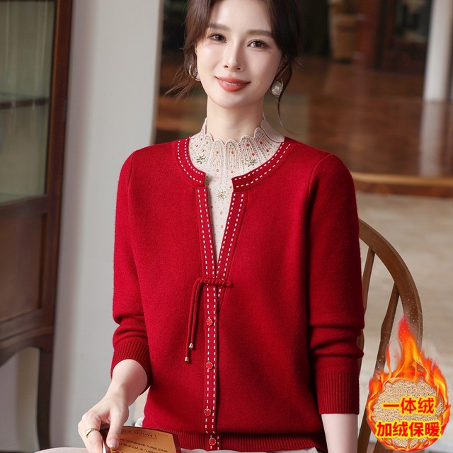 Grandma's wedding clothes, mother's clothing, winter velvet thickened sweater, fashionable middle-aged and elderly women's fake two-piece bottoming shirt