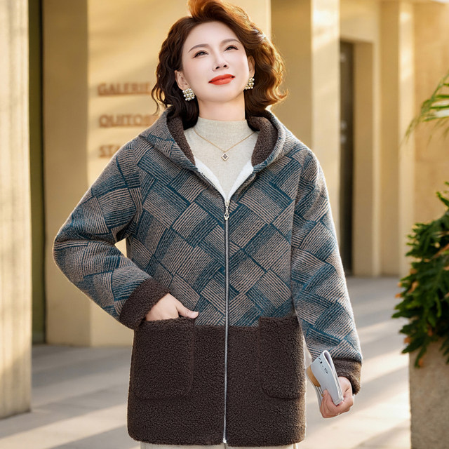 
Mom's winter clothing plus velvet and thickened mink velvet jacket 2025 new middle-aged and elderly style warm lamb wool cotton coat for women