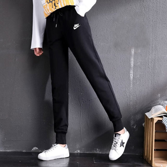 Nike Women's Sports Set New Casual Breathable Round Neck Short Sleeve T-shirt Loose Sports Trousers Two-piece Set