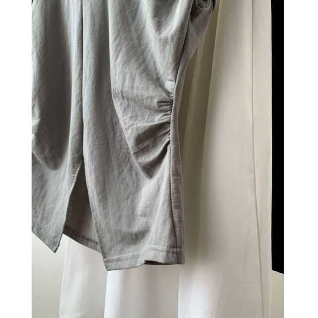 Irregular gray V-neck small flying sleeves T-shirt for women in summer 2024 new design slim shoulder sleeveless top
