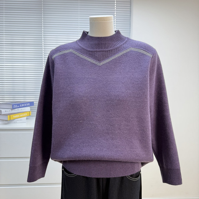 
Middle-aged and elderly mothers' fleece sweater women's winter thickened and versatile 2025 new style foreign style top knitted bottoming shirt