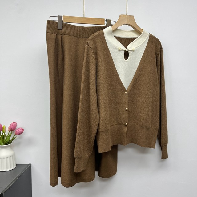 
Mom autumn suit middle-aged mother 2025 new knitted sweater women's top skirt middle-aged and elderly two-piece set