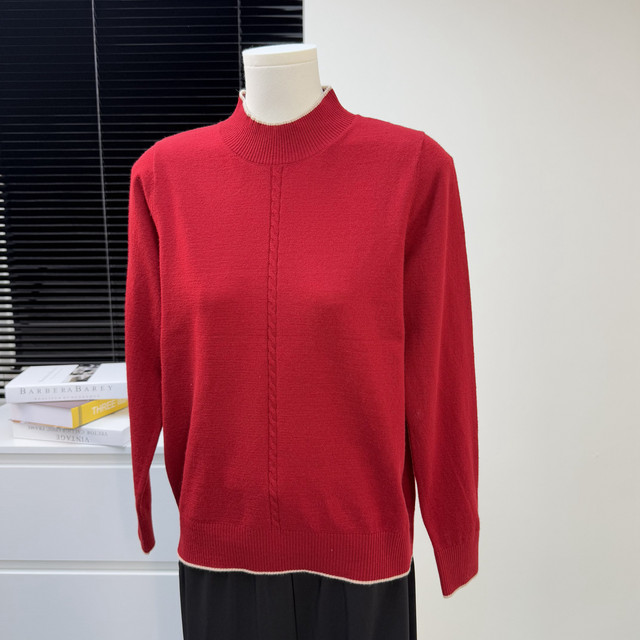 
Mom's autumn and winter sweater women's style 2025 new clothes middle-aged and elderly women's knitted cardigan two-piece jacket